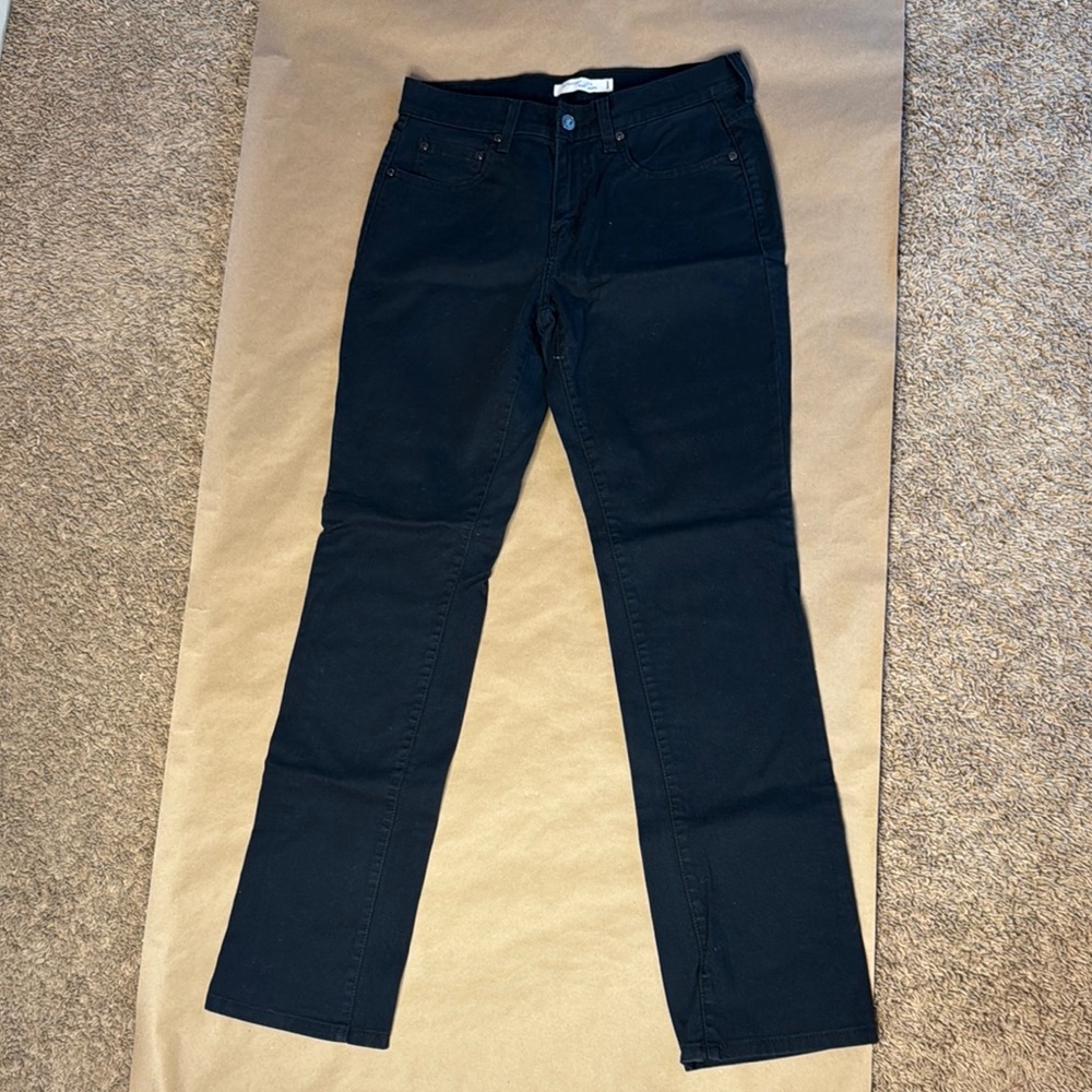 Like New Levi's 505 Straight Leg